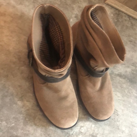 Booties - Picture 4 of 5